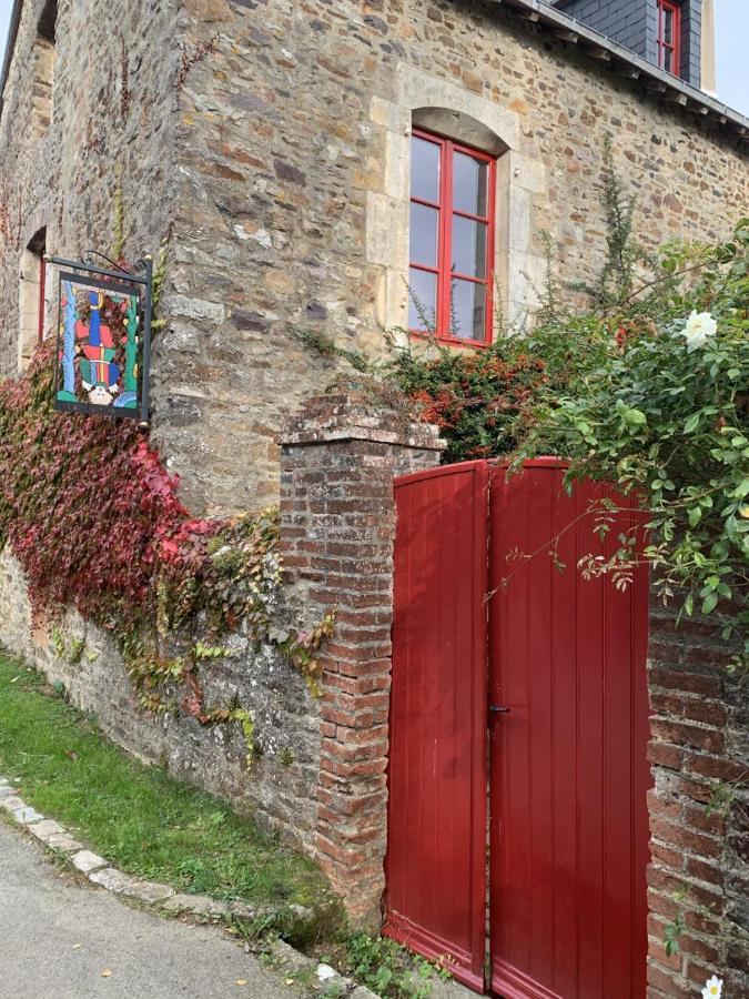 Bed and Breakfast Cote Jardin Sainte-Suzanne  Zewnętrze zdjęcie